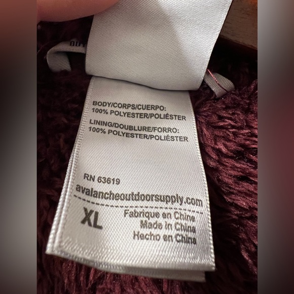 Avalanche outdoor supply company Sherpa zip up - Picture 6 of 6